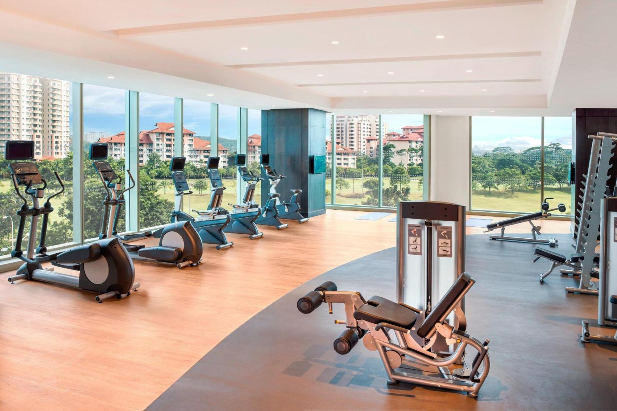 Le Meridien Putrajaya Exteriér fotografie A gym at a condominium in Singapore