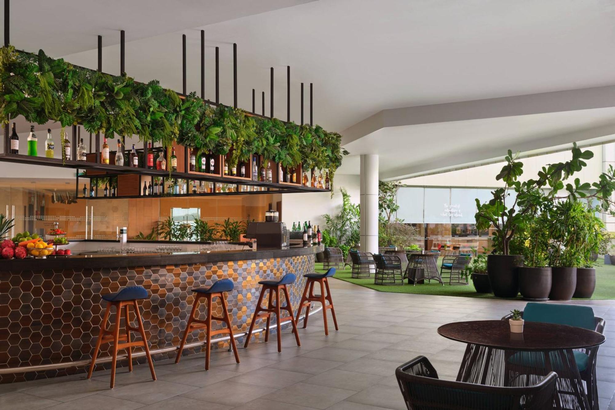 Le Meridien Putrajaya Exteriér fotografie The rooftop bar at the hotel